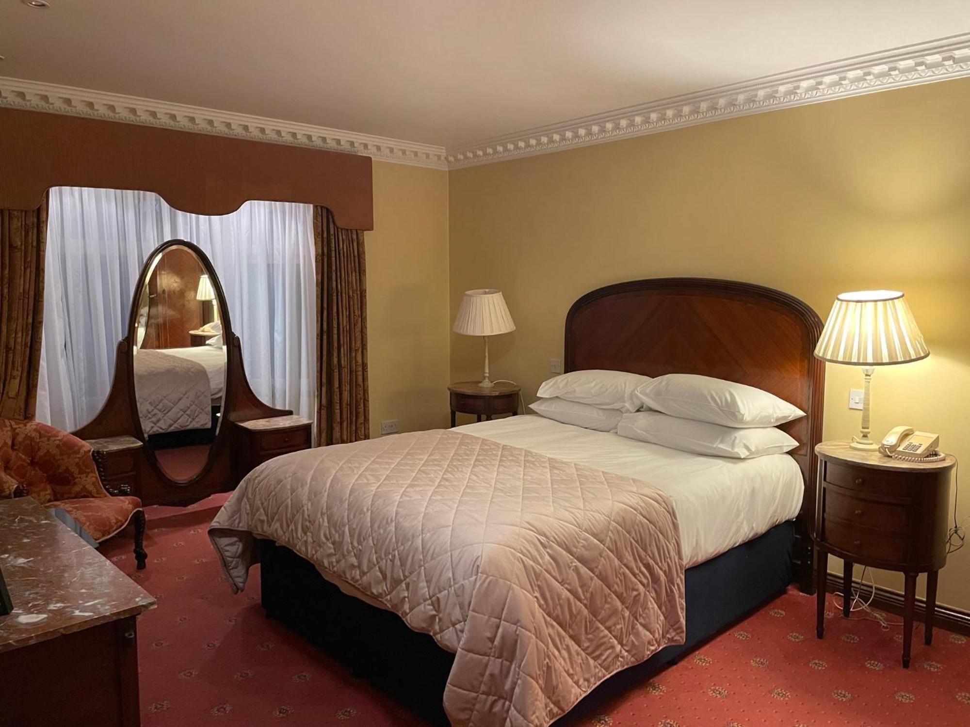 Foley'S Townhouse Killarney Hotel Kültér fotó